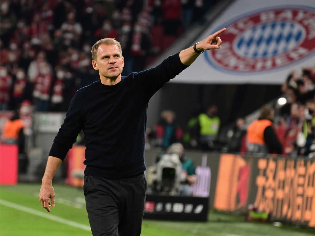 持队伍的团 持队伍的团