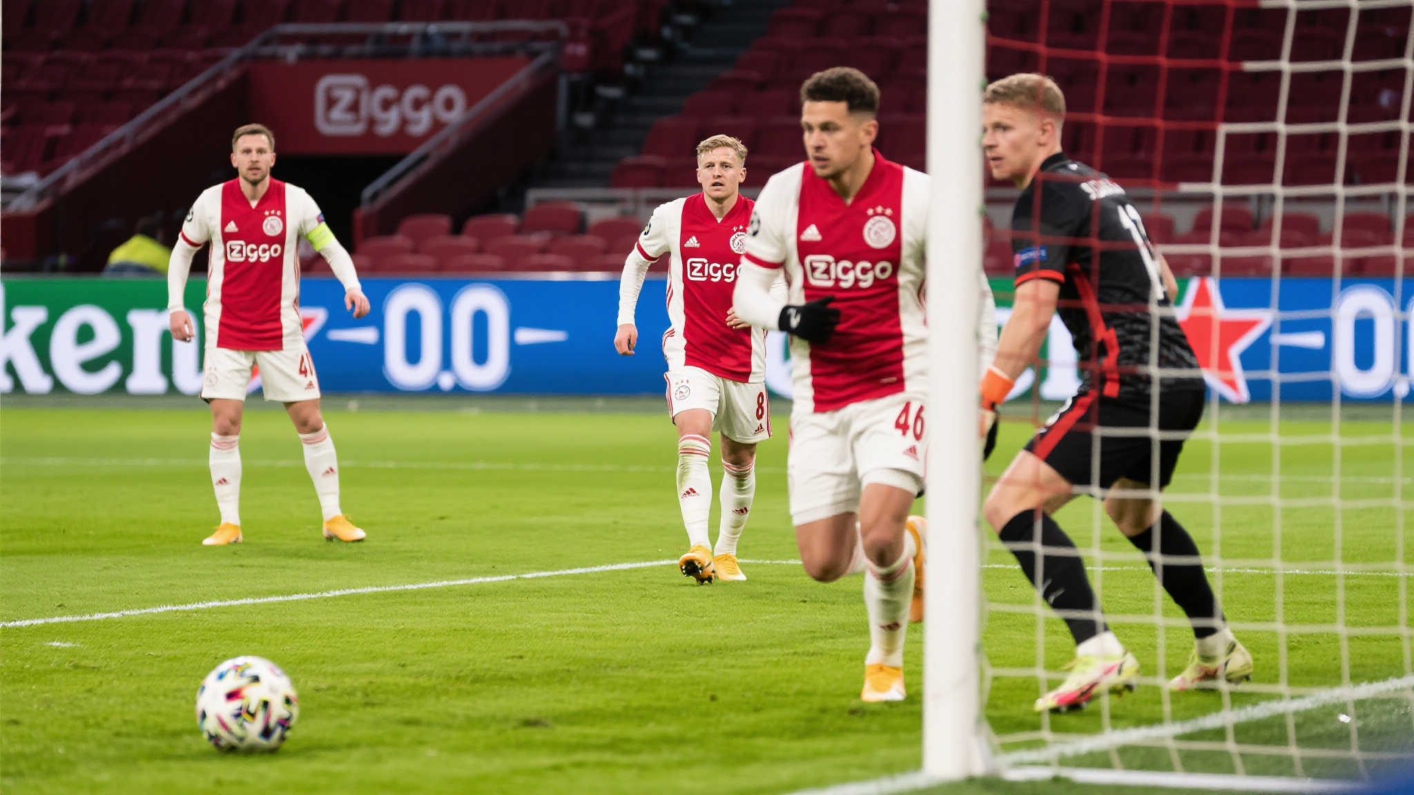 何备受瞩目 何备受瞩目